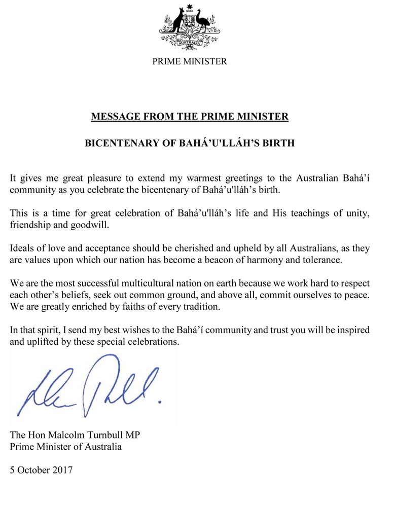 „Eljött az idő, hogy méltóképpen ünnepeljük Bahá’u’lláh életét és tanításait egységről, barátságról, jószándékról.” – írta üzenetében Turnbull miniszterelnök úr © Bahá’í Nemzetközi Hírszolgálat news.bahai.org